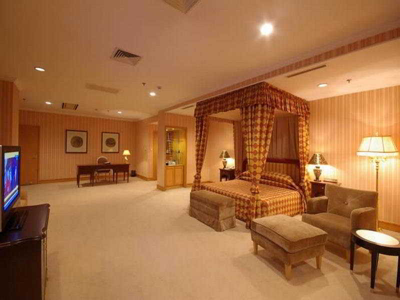 Landison Plaza International Hotel Zhenjiang  Exterior foto