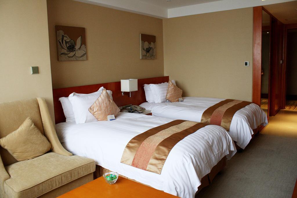 Landison Plaza International Hotel Zhenjiang  Exterior foto