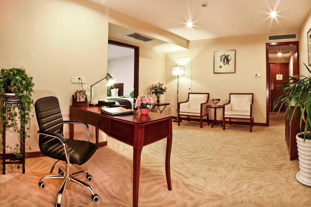 Landison Plaza International Hotel Zhenjiang  Exterior foto