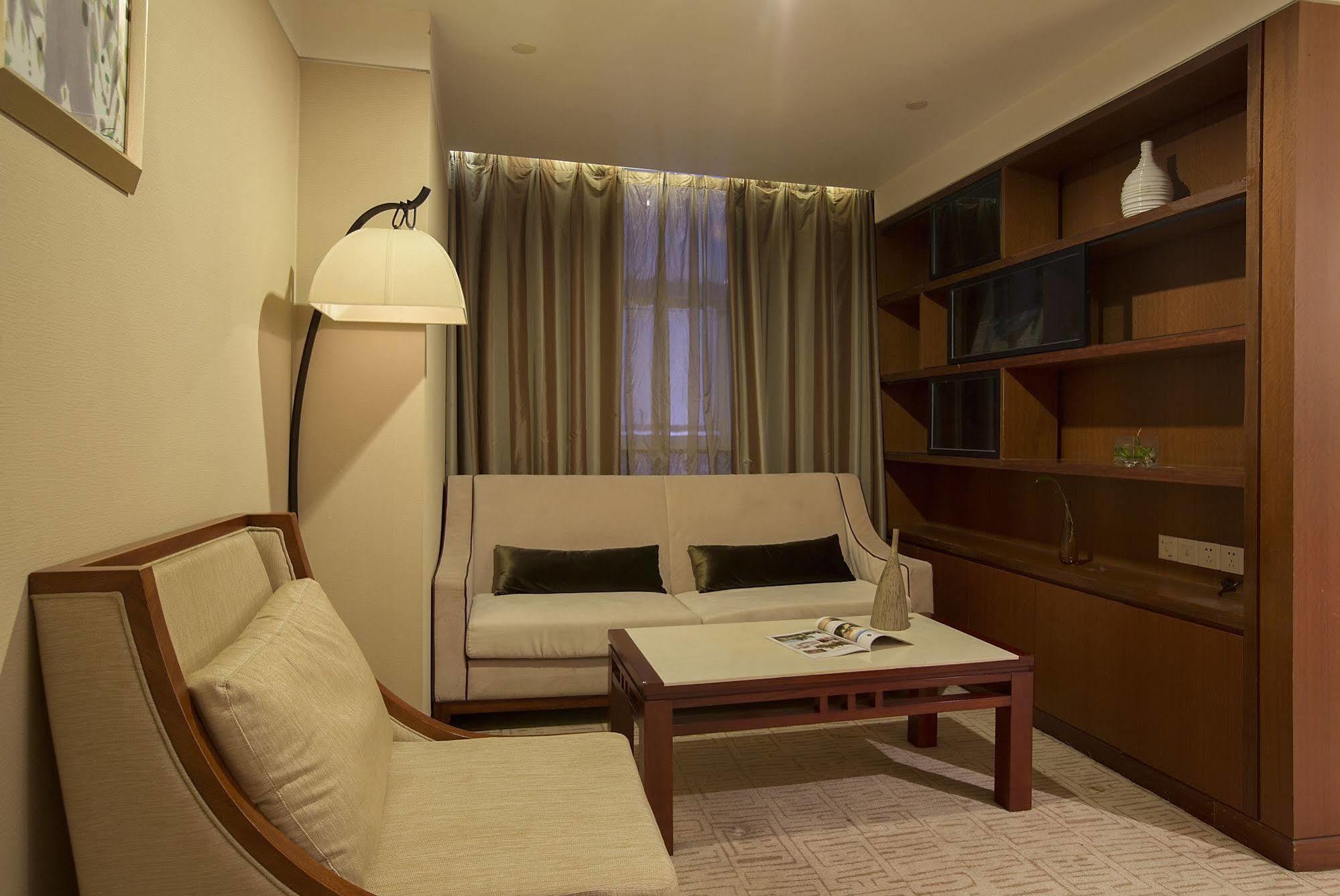 Landison Plaza International Hotel Zhenjiang  Exterior foto