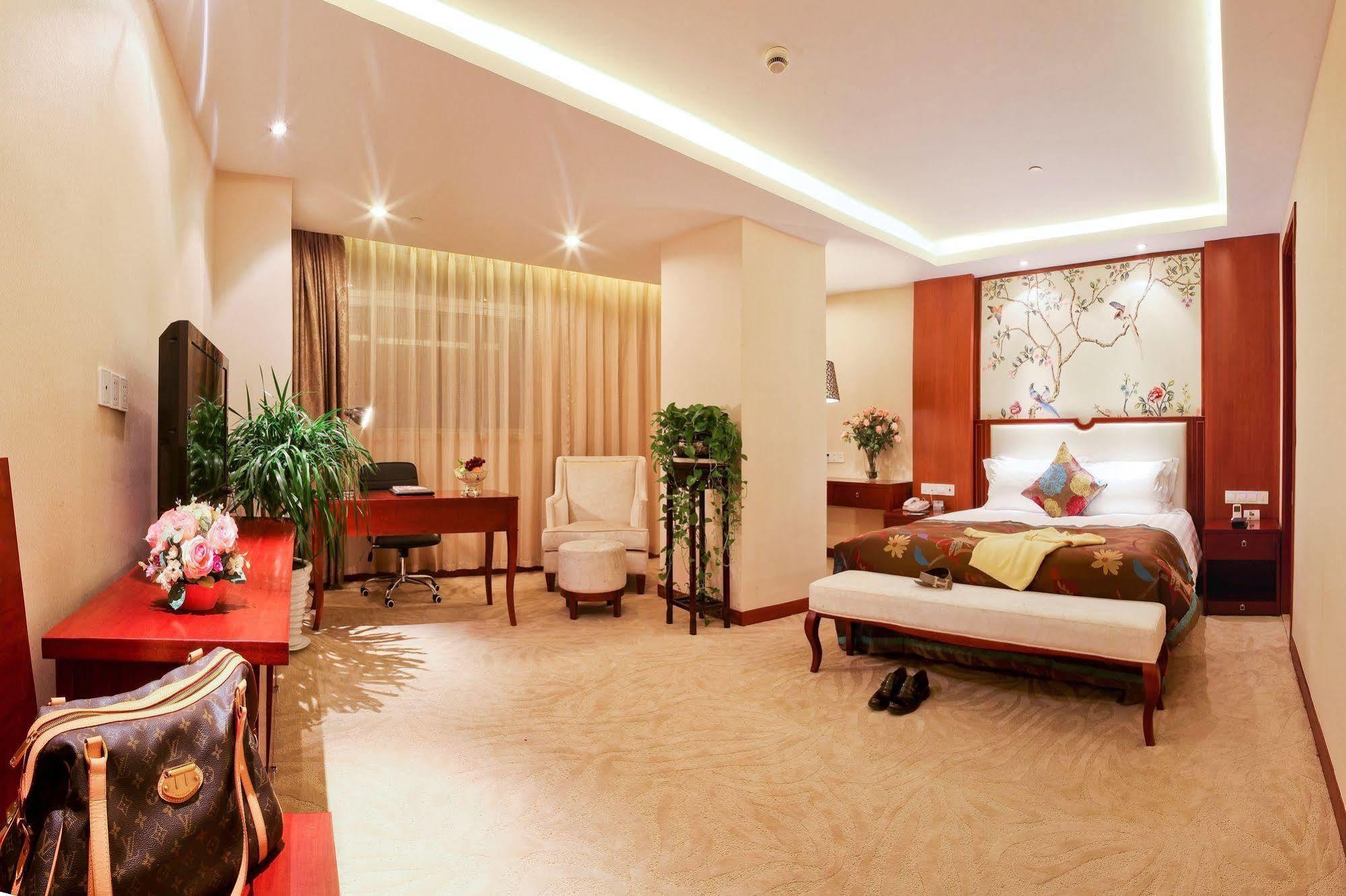 Landison Plaza International Hotel Zhenjiang  Exterior foto